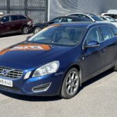 Volvo - V60 - D3 Ocean Race aut S/S // Vetokoukku / Vakkari / KeyLess / Nahkaverhoilu / P. tutka / High Performance -äänentoisto // - Farmari