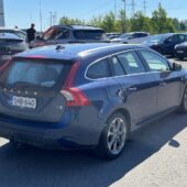 Volvo - V60 - D3 Ocean Race aut S/S // Vetokoukku / Vakkari / KeyLess / Nahkaverhoilu / P. tutka / High Performance -äänentoisto // - Farmari
