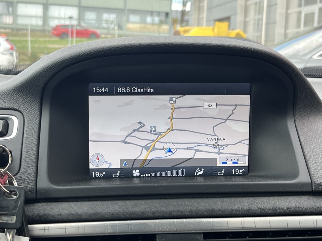 Volvo - XC70 - D5 AWD Business Summum Edition aut // ACC / Kaistavahti / Webasto / Suomi-auto // Volvo - XC70 - D5 AWD Business Summum Edition aut // ACC / Kaistavahti / Webasto / Suomi-auto // - Farmari