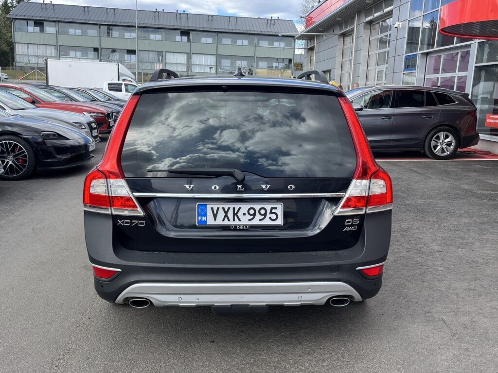 Volvo - XC70 - D5 AWD Business Summum Edition aut // ACC / Kaistavahti / Webasto / Suomi-auto // Volvo - XC70 - D5 AWD Business Summum Edition aut // ACC / Kaistavahti / Webasto / Suomi-auto // - Farmari