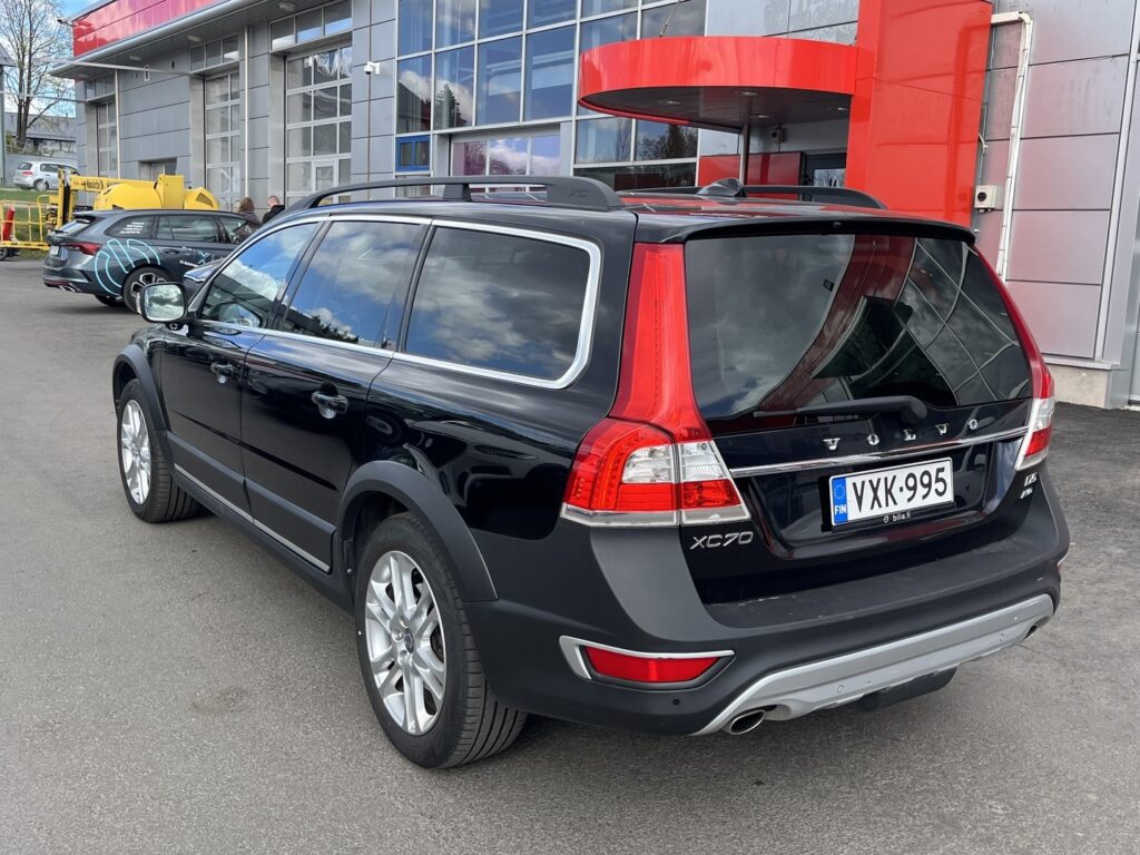 Volvo - XC70 - D5 AWD Business Summum Edition aut // ACC / Kaistavahti / Webasto / Suomi-auto // Volvo - XC70 - D5 AWD Business Summum Edition aut // ACC / Kaistavahti / Webasto / Suomi-auto // - Farmari