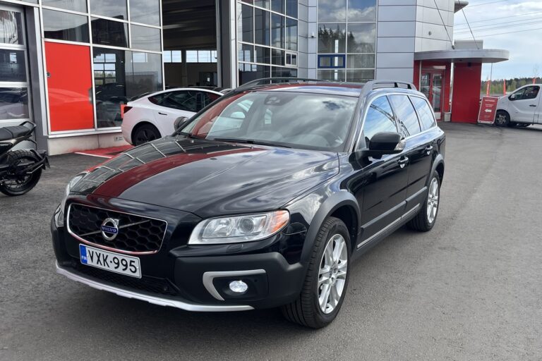 Volvo - XC70 - D5 AWD Business Summum Edition aut // ACC / Kaistavahti / Webasto / Suomi-auto // - Farmari