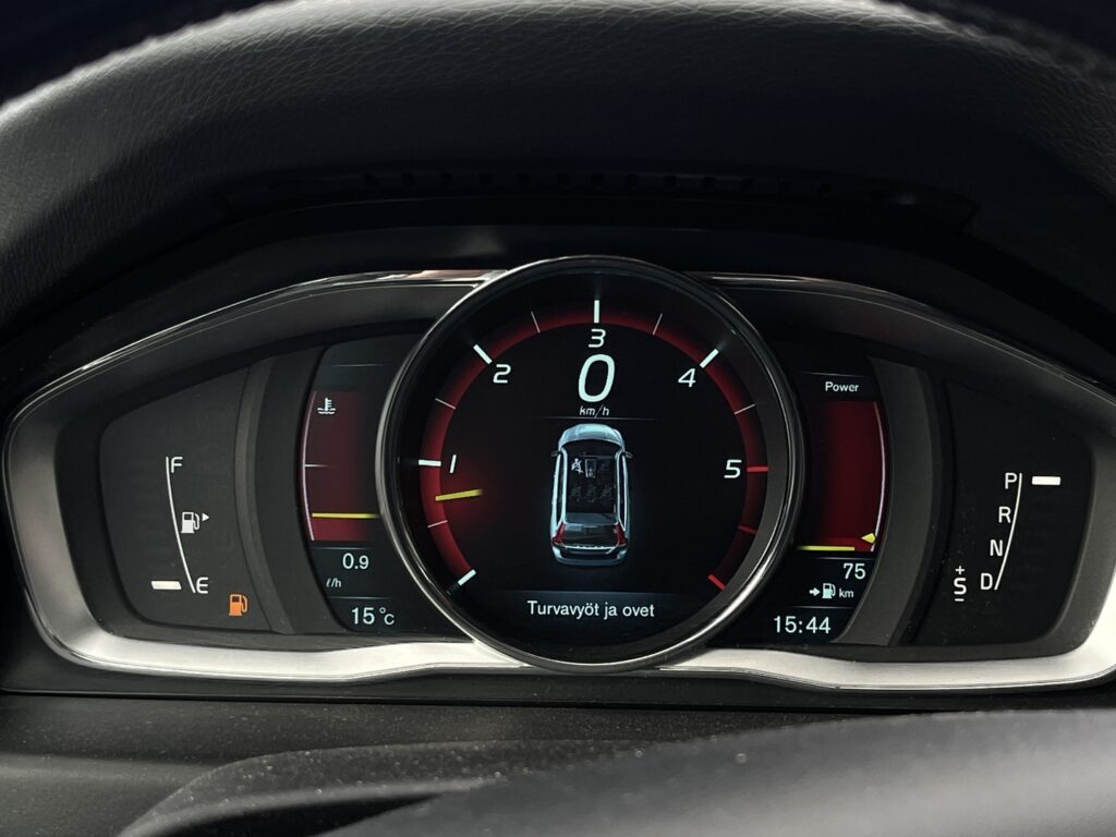 Volvo - XC70 - D5 AWD Business Summum Edition aut // ACC / Kaistavahti / Webasto / Suomi-auto // Volvo - XC70 - D5 AWD Business Summum Edition aut // ACC / Kaistavahti / Webasto / Suomi-auto // - Farmari