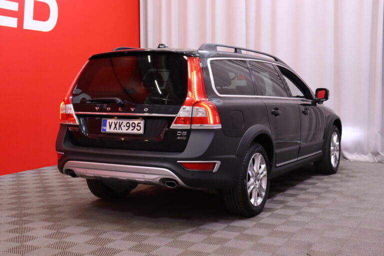 Volvo - XC70 - D5 AWD Business Summum Edition aut // ACC / Kaistavahti / Webasto / Suomi-auto // - Farmari