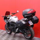 Yamaha - FZ1 - // Akrapovic / Huoltokirja / Teräspunos jarruletkut / USD / 3x laukut // - Moottoripyörä