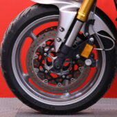 Yamaha - FZ1 - // Akrapovic / Huoltokirja / Teräspunos jarruletkut / USD / 3x laukut // - Moottoripyörä