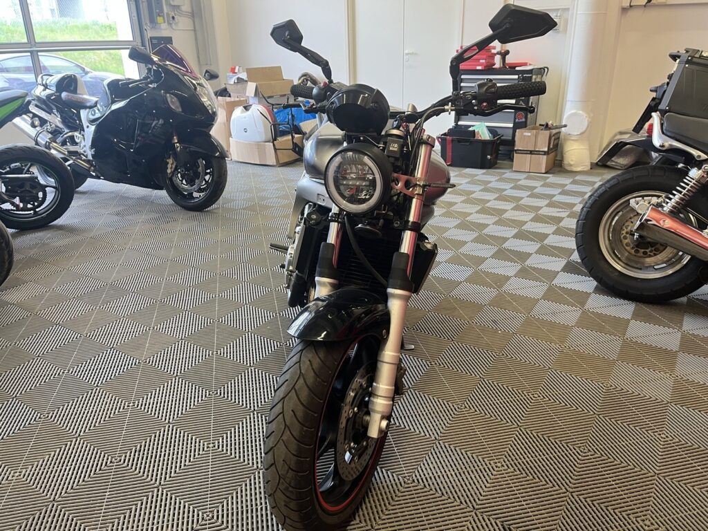 Yamaha - FZ6-S - // Myydään huutokaupat.com / DominatoR / Hyväkuntoiset renkaat // Yamaha - FZ6-S - // Myydään huutokaupat.com / DominatoR / Hyväkuntoiset renkaat // - Moottoripyörä