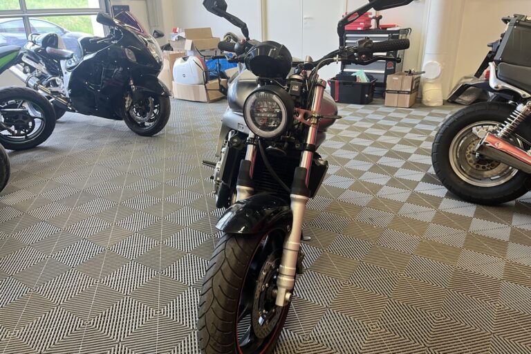 Yamaha - FZ6-S - // Myydään huutokaupat.com / DominatoR / Hyväkuntoiset renkaat // - Moottoripyörä
