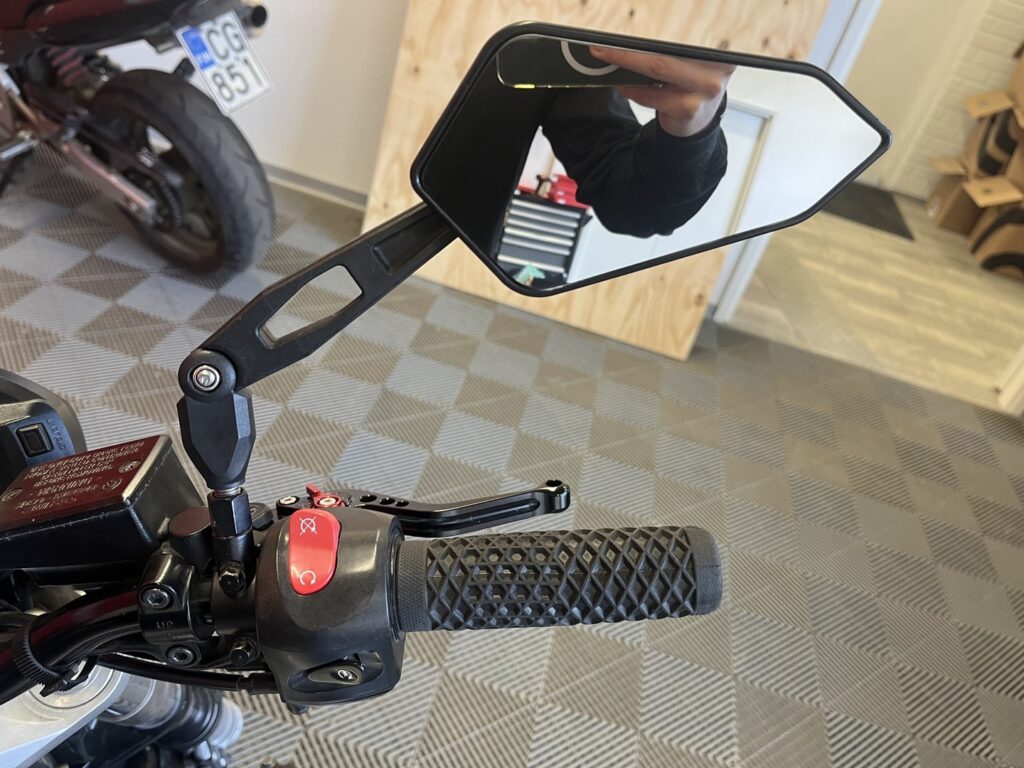 Yamaha - FZ6-S - // Myydään huutokaupat.com / DominatoR / Hyväkuntoiset renkaat // Yamaha - FZ6-S - // Myydään huutokaupat.com / DominatoR / Hyväkuntoiset renkaat // - Moottoripyörä