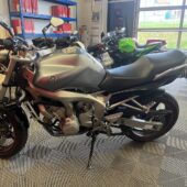 Yamaha - FZ6-S - // Myydään huutokaupat.com / DominatoR / Hyväkuntoiset renkaat // - Moottoripyörä