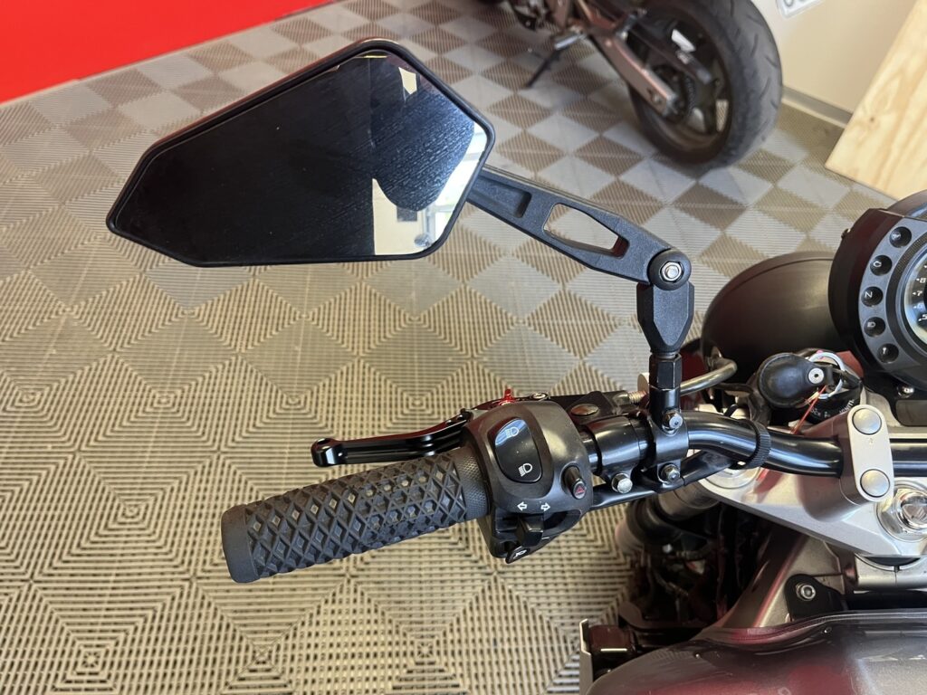 Yamaha - FZ6-S - // Myydään huutokaupat.com / DominatoR / Hyväkuntoiset renkaat // Yamaha - FZ6-S - // Myydään huutokaupat.com / DominatoR / Hyväkuntoiset renkaat // - Moottoripyörä