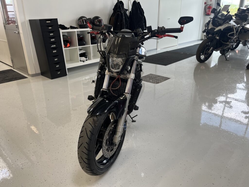 Yamaha - FZS - 1000 // Myydään Huutokaupat.com // Yamaha - FZS - 1000 // Myydään Huutokaupat.com // - Moottoripyörä
