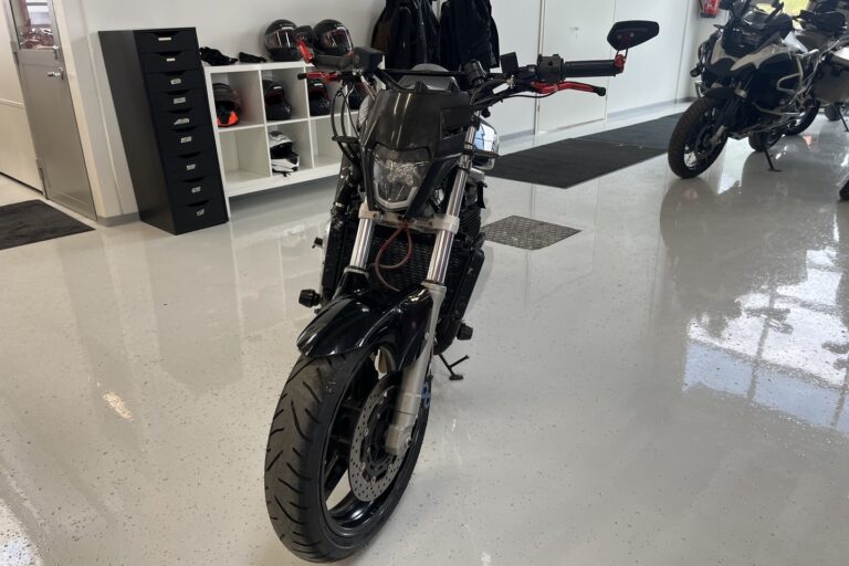 Yamaha - FZS - 1000 // Myydään Huutokaupat.com // - Moottoripyörä
