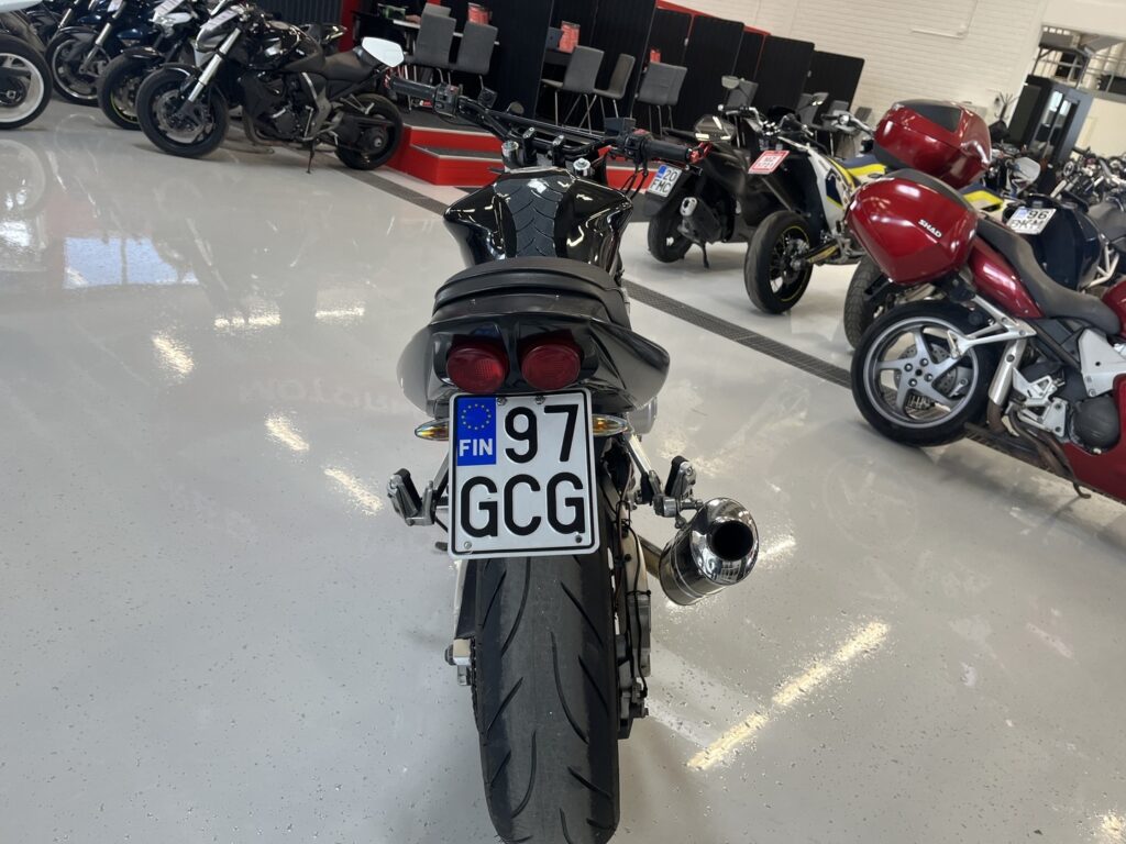 Yamaha - FZS - 1000 // Myydään Huutokaupat.com // Yamaha - FZS - 1000 // Myydään Huutokaupat.com // - Moottoripyörä