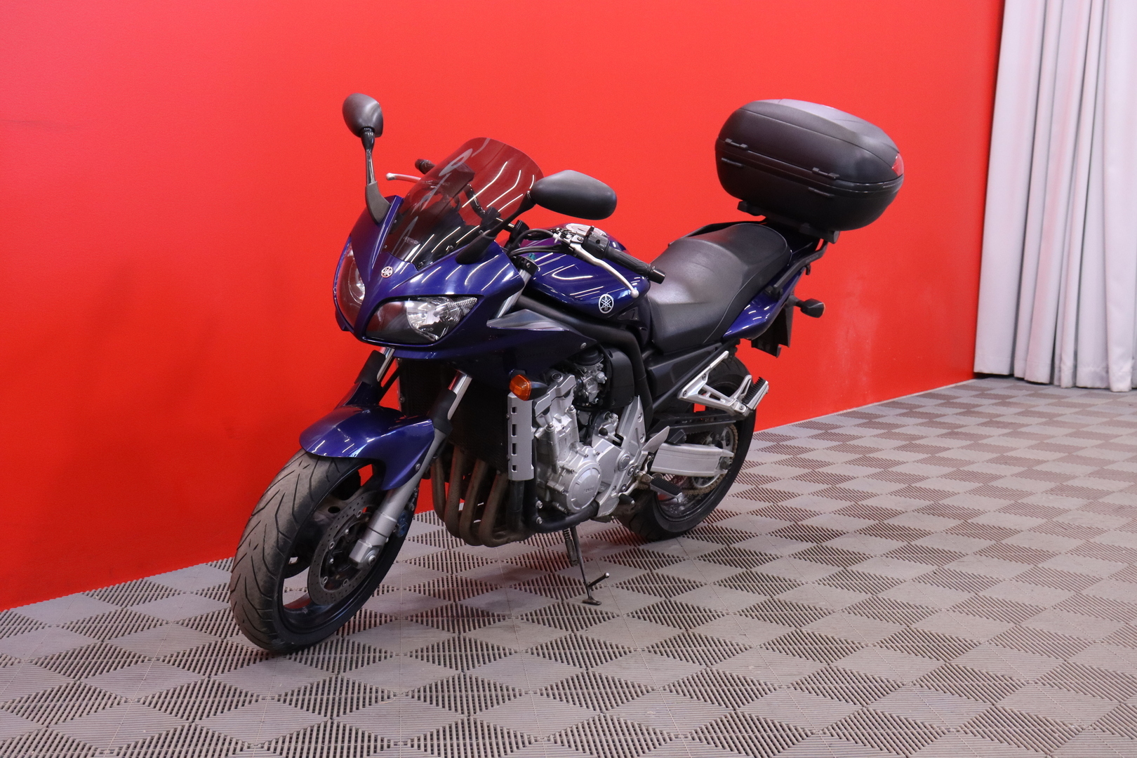 Yamaha - FZS - 1000 // Suomi-pyörä / 2-Om / Takalaukku // - Moottoripyörä
