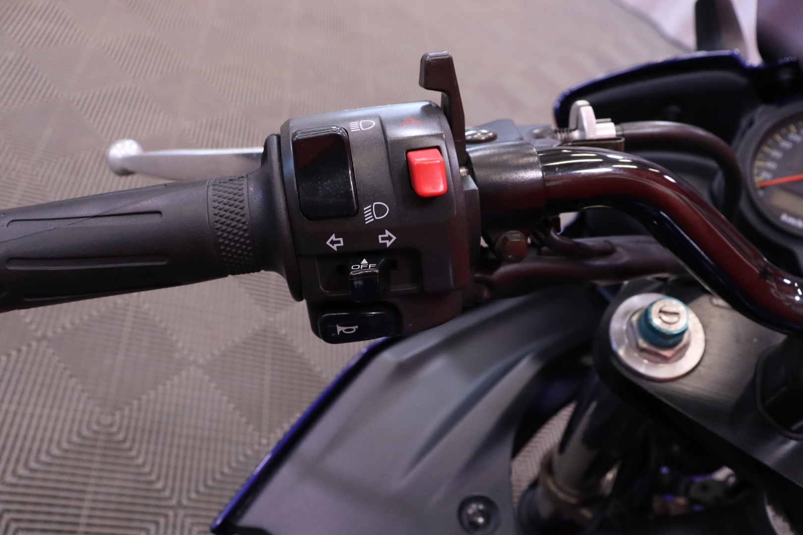 Yamaha - FZS - 1000 // Suomi-pyörä / 2-Om / Takalaukku // - Moottoripyörä