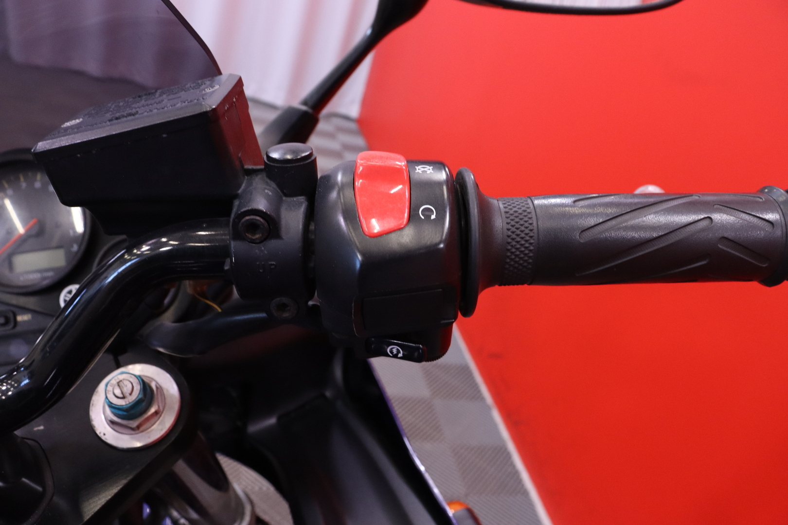 Yamaha - FZS - 1000 // Suomi-pyörä / 2-Om / Takalaukku // - Moottoripyörä