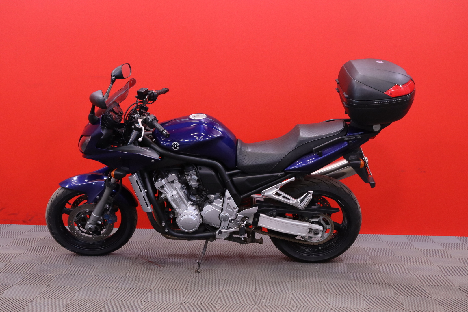 Yamaha - FZS - 1000 // Suomi-pyörä / 2-Om / Takalaukku // - Moottoripyörä