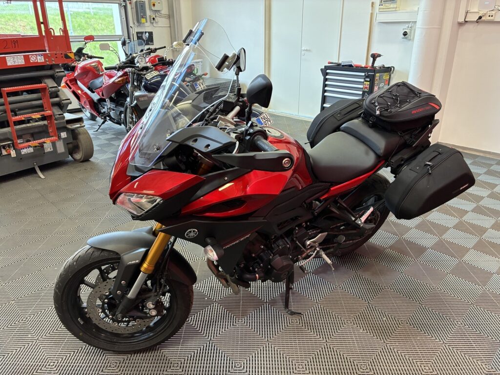 Yamaha - MT-09 - Tracer 900 // Juuri saapunut! / Suomi-pyörä / Huoltokirja / Laukut // Yamaha - MT-09 - Tracer 900 // Juuri saapunut! / Suomi-pyörä / Huoltokirja / Laukut // - Moottoripyörä