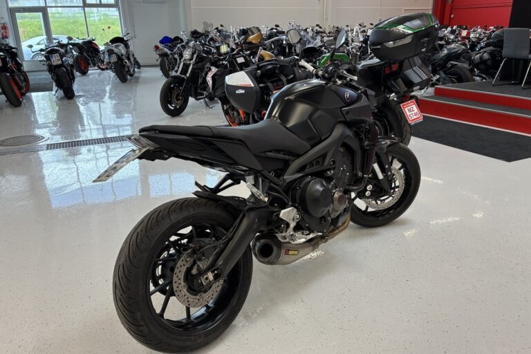 Yamaha - MT-09 - // Juuri saapunut / Akrapovic kokoputkisto / Shifter / ABS // - Moottoripyörä