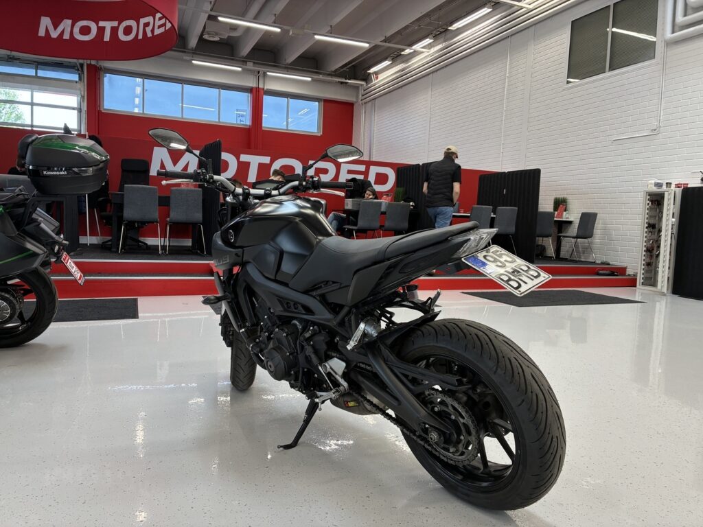 Yamaha - MT-09 - // Juuri saapunut / Akrapovic kokoputkisto / Shifter / ABS // Yamaha - MT-09 - // Juuri saapunut / Akrapovic kokoputkisto / Shifter / ABS // - Moottoripyörä