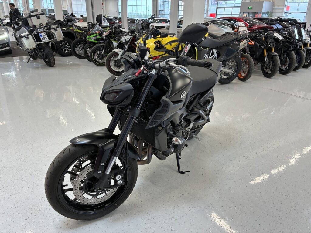 Yamaha - MT-09 - // Juuri saapunut / Akrapovic kokoputkisto / Shifter / ABS // Yamaha - MT-09 - // Juuri saapunut / Akrapovic kokoputkisto / Shifter / ABS // - Moottoripyörä