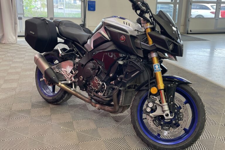 Yamaha - MT-10 - SP // Suomi-pyörä / Öhlins / Laukut // - Moottoripyörä