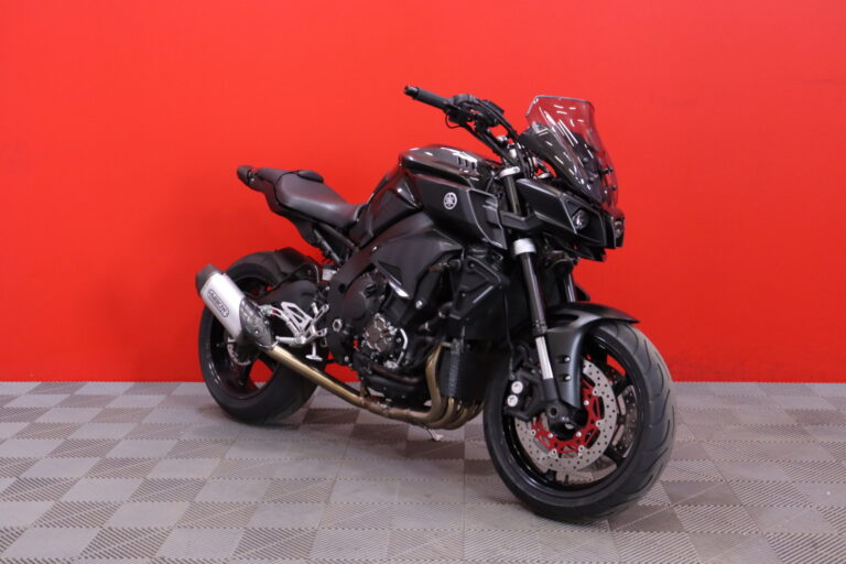 Yamaha - MT-10 - // Huoltokirja / Arrow / Shifter / Vakkari / TCS // - Moottoripyörä