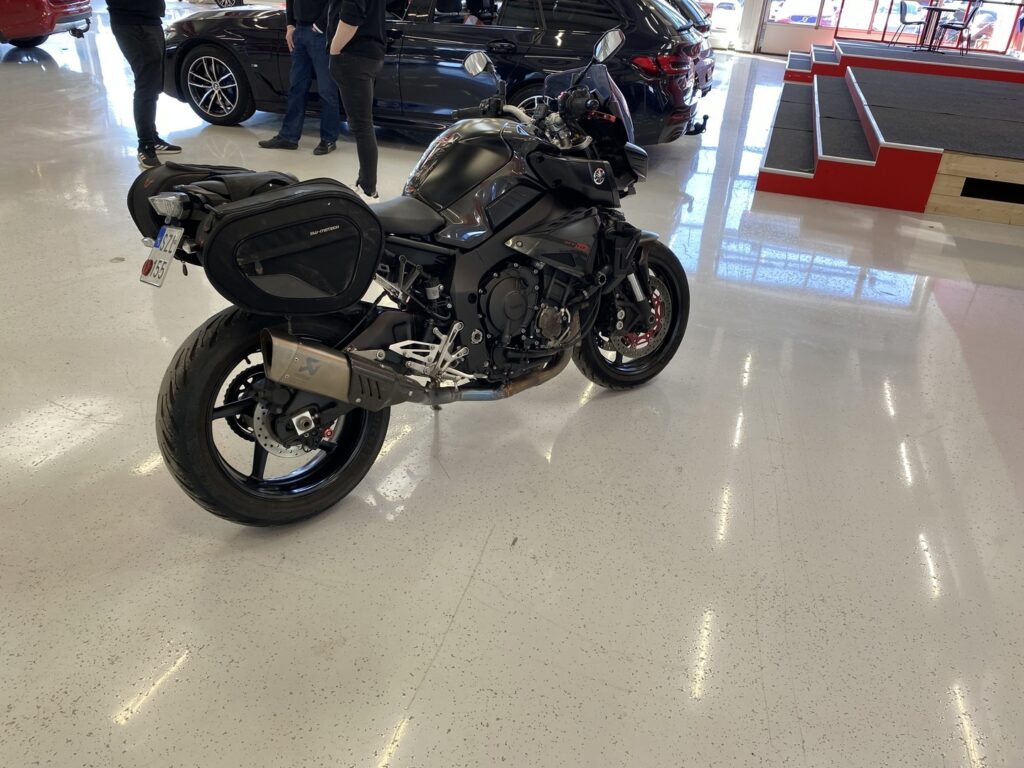 Yamaha - MT-10 - // Juuri saapunut! / Akrapovic / Sifter / Vakkari / Laukut // Yamaha - MT-10 - // Juuri saapunut! / Akrapovic / Sifter / Vakkari / Laukut // - Moottoripyörä