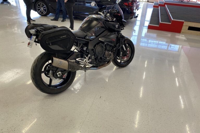 Yamaha - MT-10 - // Juuri saapunut! / Akrapovic / Sifter / Vakkari / Laukut // - Moottoripyörä