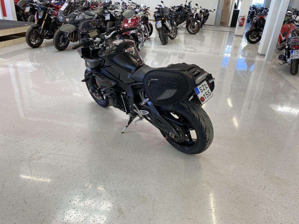 Yamaha - MT-10 - // Juuri saapunut! / Akrapovic / Sifter / Vakkari / Laukut // Yamaha - MT-10 - // Juuri saapunut! / Akrapovic / Sifter / Vakkari / Laukut // - Moottoripyörä