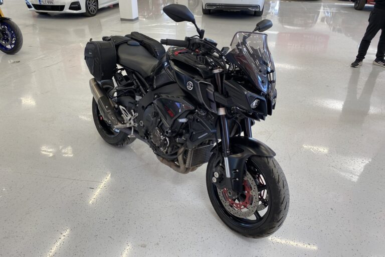 Yamaha - MT-10 - // Juuri saapunut! / Akrapovic / Sifter / Vakkari / Laukut // - Moottoripyörä