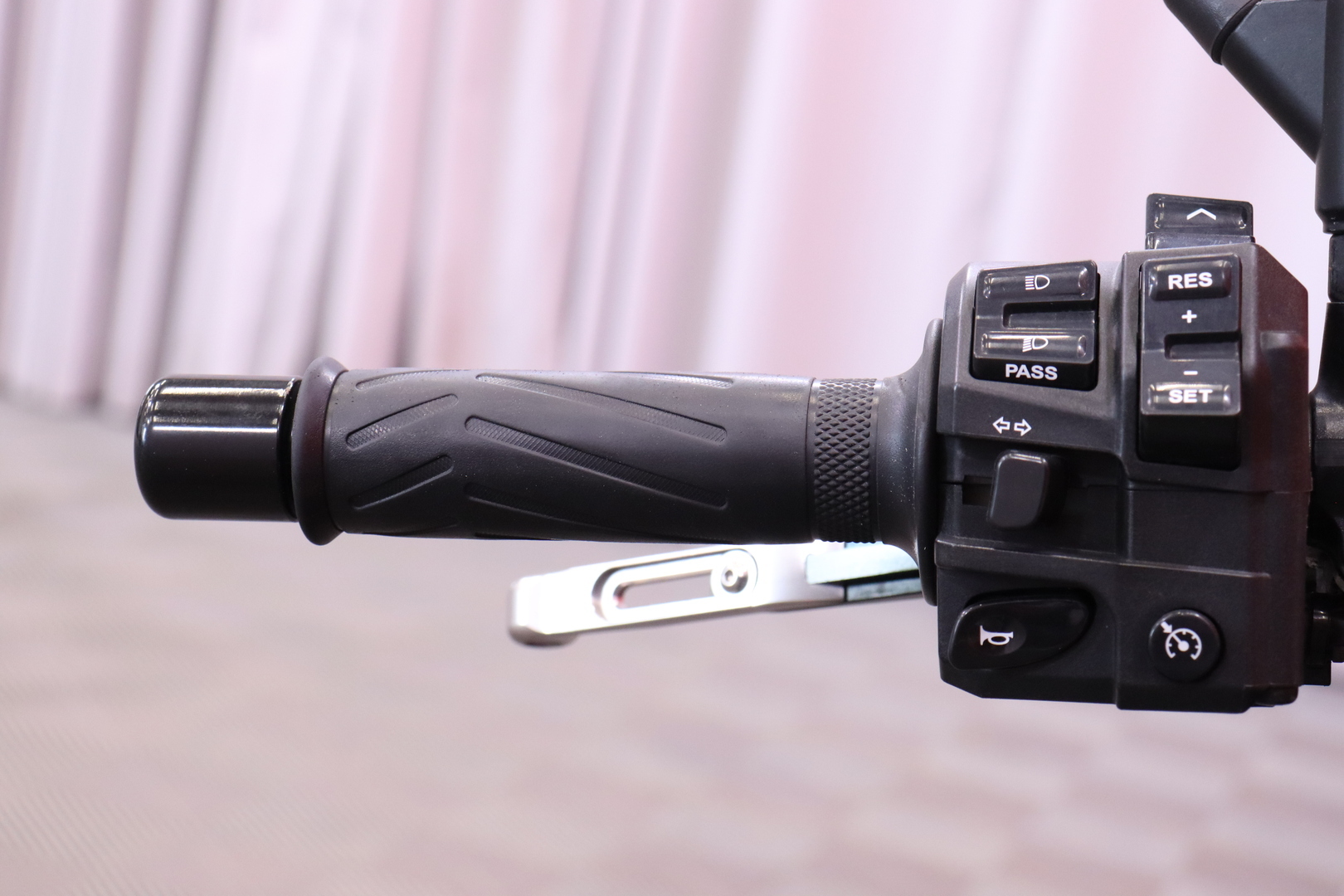 Yamaha - MT-10 - // Ajomodet / Shifter / TCS / ABS / Vakkari / Huoltokirja // - Moottoripyörä
