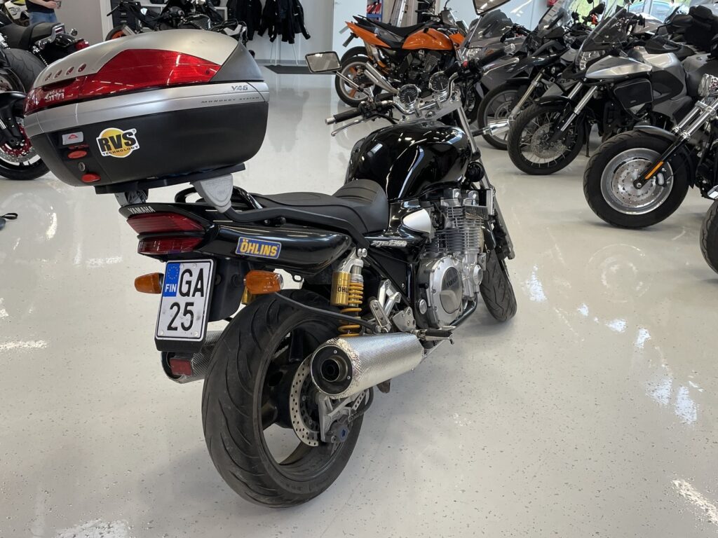 Yamaha - XJR - 1300 // Suomi pyörä / Öhlins / Laukku // Yamaha - XJR - 1300 // Suomi pyörä / Öhlins / Laukku // - Moottoripyörä