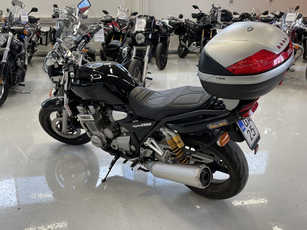 Yamaha - XJR - 1300 // Suomi pyörä / Öhlins / Laukku // Yamaha - XJR - 1300 // Suomi pyörä / Öhlins / Laukku // - Moottoripyörä