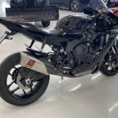 Yamaha - YZF-R1 - // Akrapovic putkisto / Sifter/blipper / Pienet kilsat! / Suomi-pyörä // - Moottoripyörä