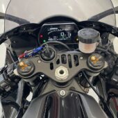 Yamaha - YZF-R1 - // Akrapovic putkisto / Sifter/blipper / Pienet kilsat! / Suomi-pyörä // - Moottoripyörä