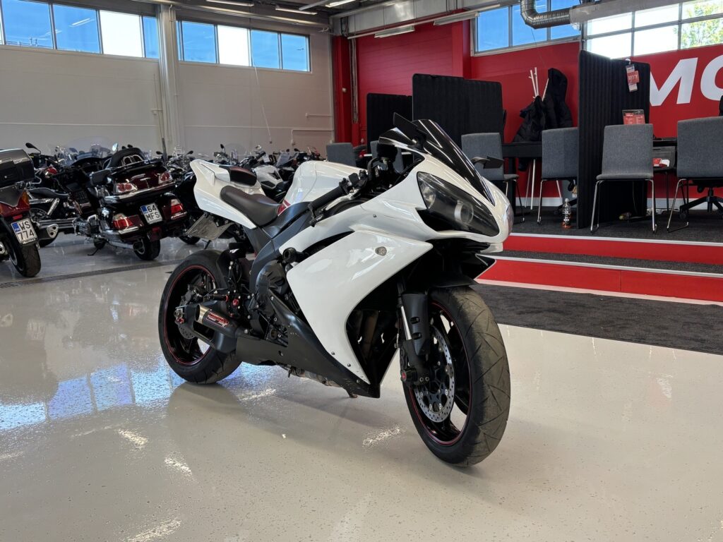 Yamaha - YZF-R1 - // Juuri saapunut! / Suomi-Pyörä / Slipari // - Moottoripyörä