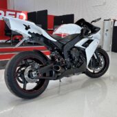 Yamaha - YZF-R1 - // Juuri saapunut! / Suomi-Pyörä / Slipari // - Moottoripyörä