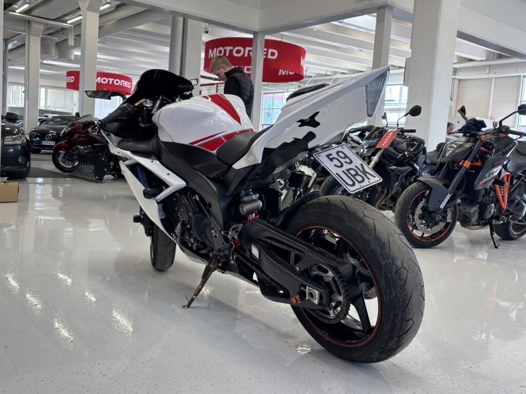 Yamaha - YZF-R1 - // Juuri saapunut! / Suomi-Pyörä / Slipari // Yamaha - YZF-R1 - // Juuri saapunut! / Suomi-Pyörä / Slipari // - Moottoripyörä