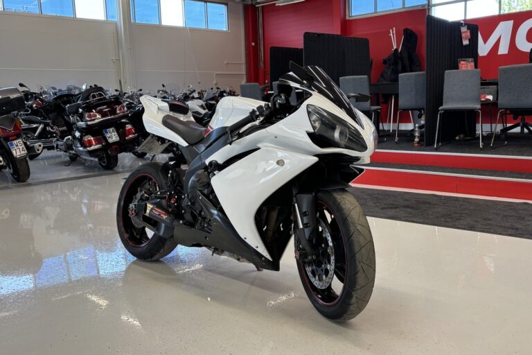 Yamaha - YZF-R1 - // Juuri saapunut! / Suomi-Pyörä / Slipari // - Moottoripyörä