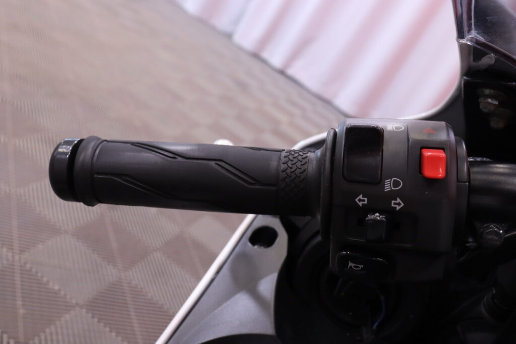 Yamaha - YZF-R1 - // Löytö! / Suomi-pyörä / Pikku kilsat! / 3x Avaimet // Yamaha - YZF-R1 - // Löytö! / Suomi-pyörä / Pikku kilsat! / 3x Avaimet // - Moottoripyörä