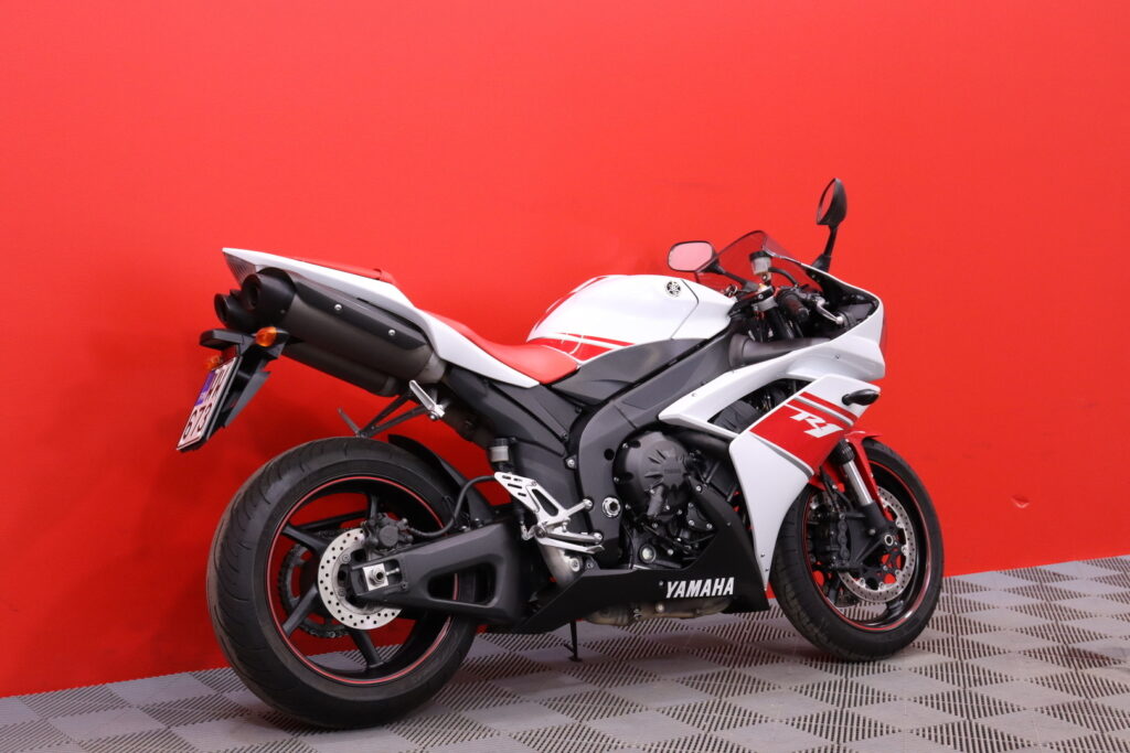 Yamaha - YZF-R1 - // Löytö! / Suomi-pyörä / Pikku kilsat! / 3x Avaimet // Yamaha - YZF-R1 - // Löytö! / Suomi-pyörä / Pikku kilsat! / 3x Avaimet // - Moottoripyörä
