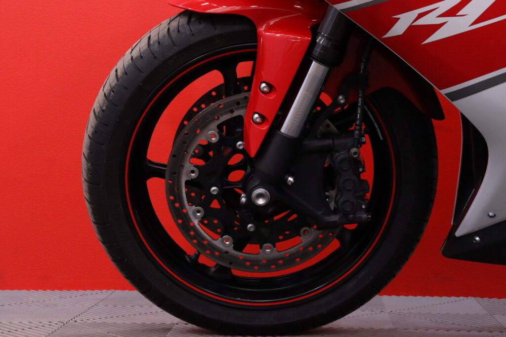 Yamaha - YZF-R1 - // Löytö! / Suomi-pyörä / Pikku kilsat! / 3x Avaimet // Yamaha - YZF-R1 - // Löytö! / Suomi-pyörä / Pikku kilsat! / 3x Avaimet // - Moottoripyörä
