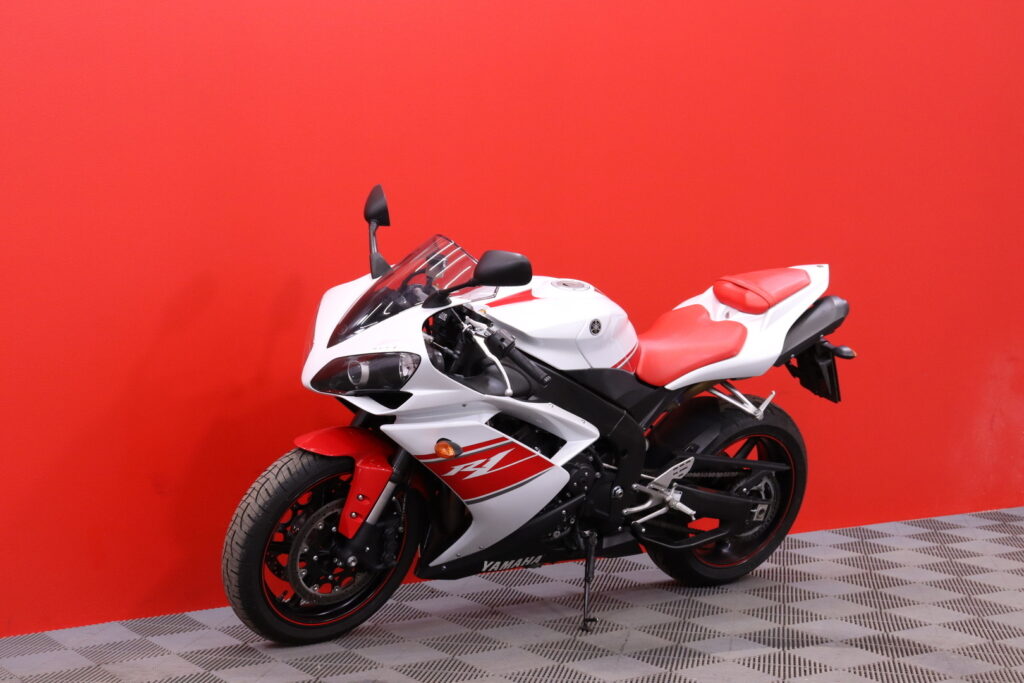 Yamaha - YZF-R1 - // Löytö! / Suomi-pyörä / Pikku kilsat! / 3x Avaimet // Yamaha - YZF-R1 - // Löytö! / Suomi-pyörä / Pikku kilsat! / 3x Avaimet // - Moottoripyörä