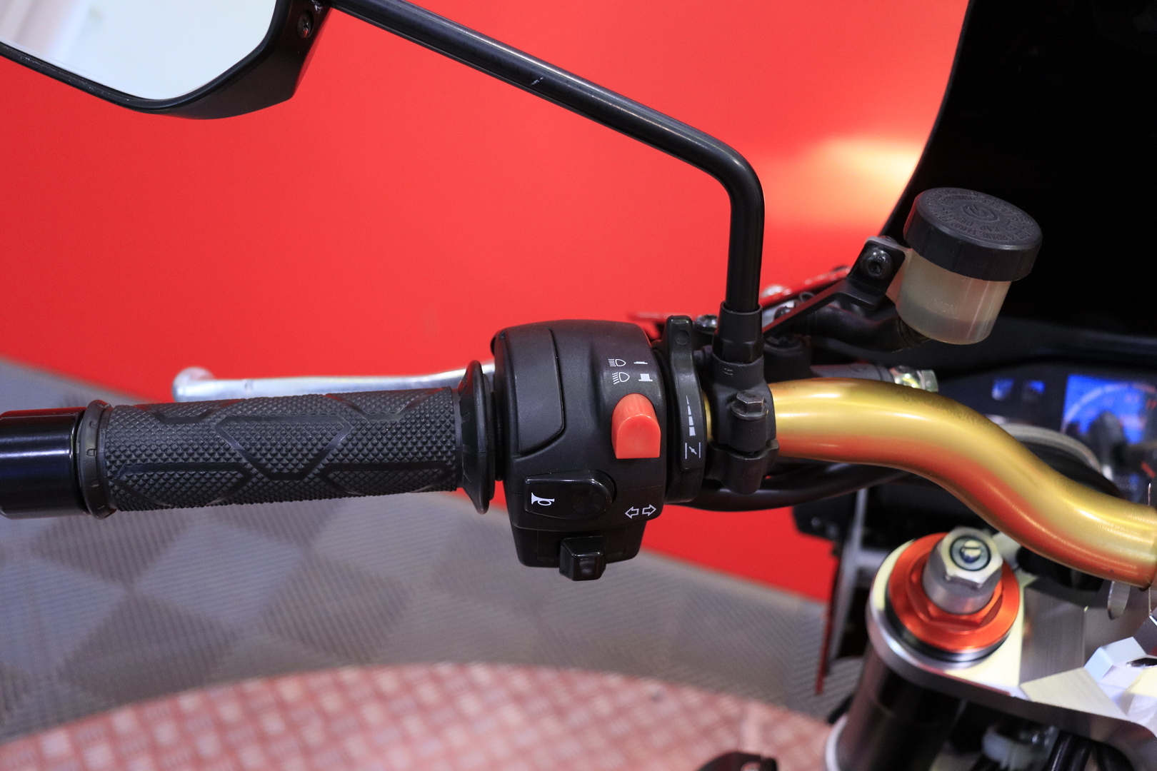 Aprilia - RS - HUUTOKAUPAT.COM - Moottoripyörä
