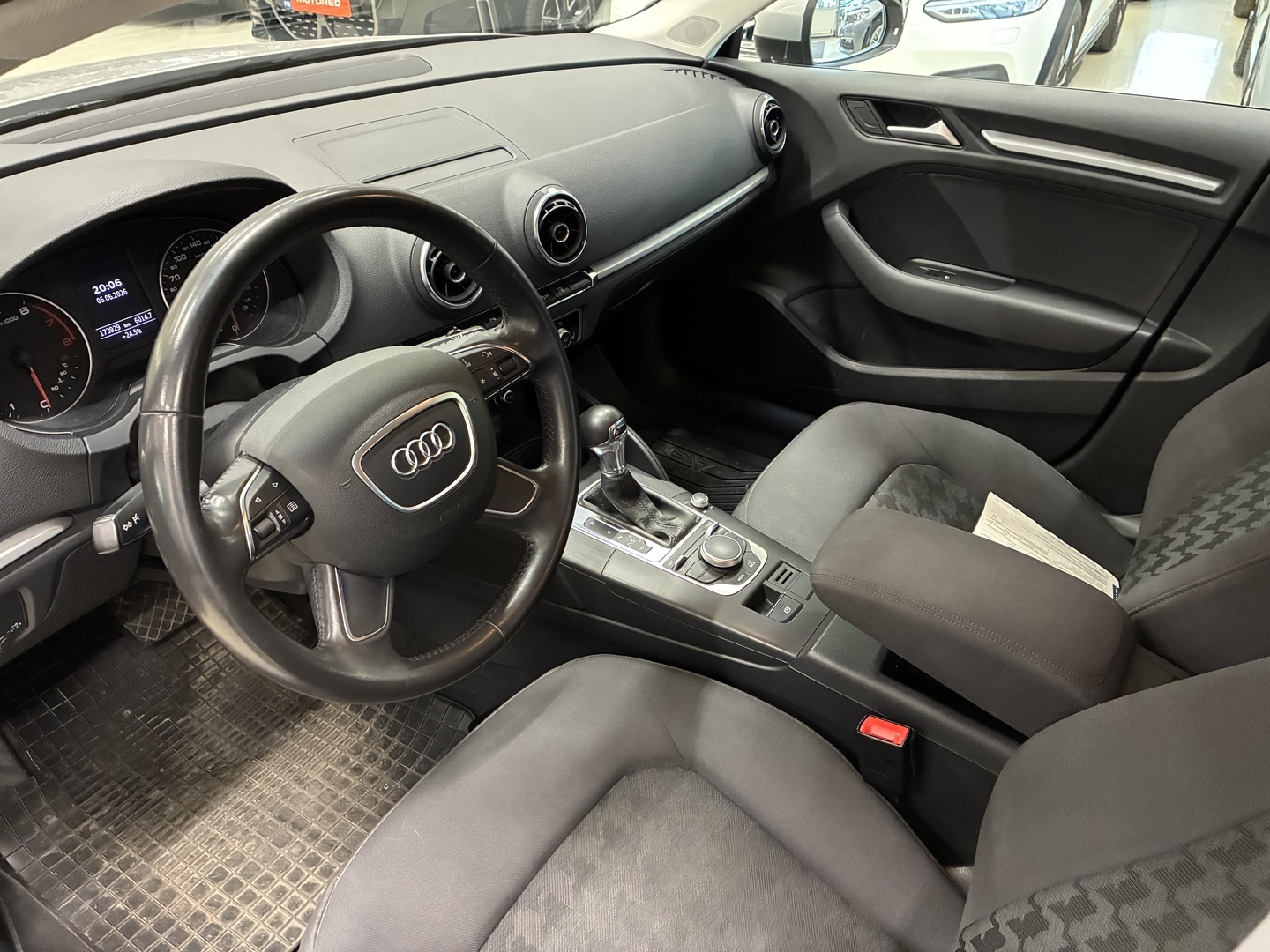 Audi - A3 - Sedan Business 1,4 TFSI COD 103 kW S tronic - Sedan