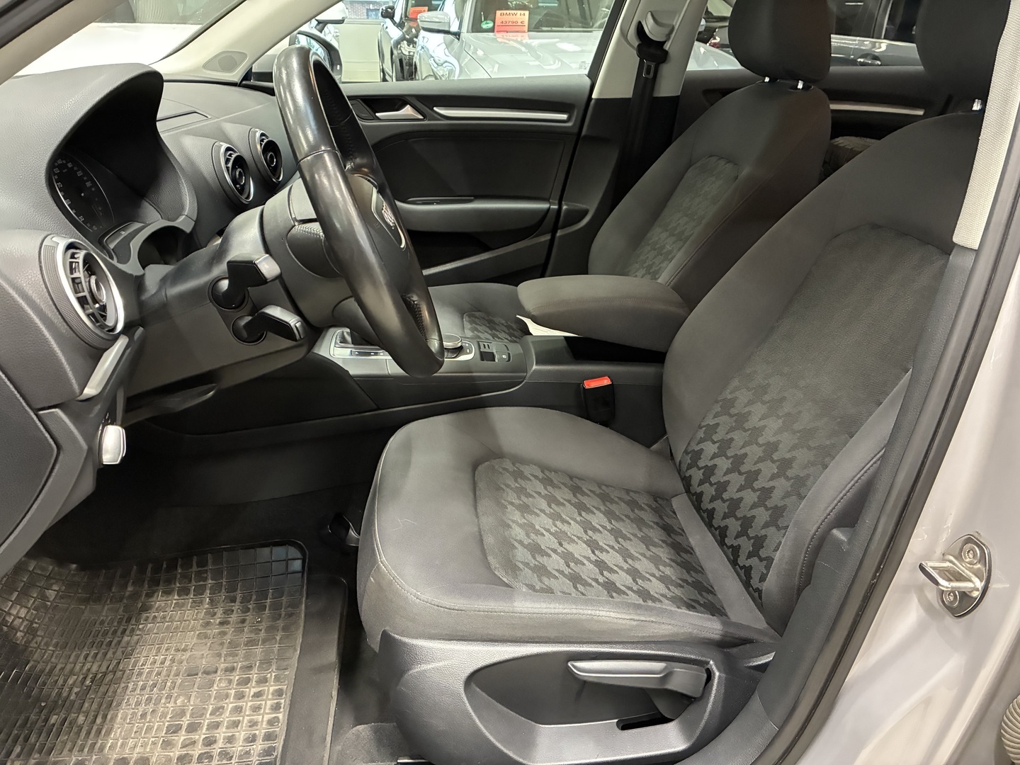Audi - A3 - Sedan Business 1,4 TFSI COD 103 kW S tronic - Sedan