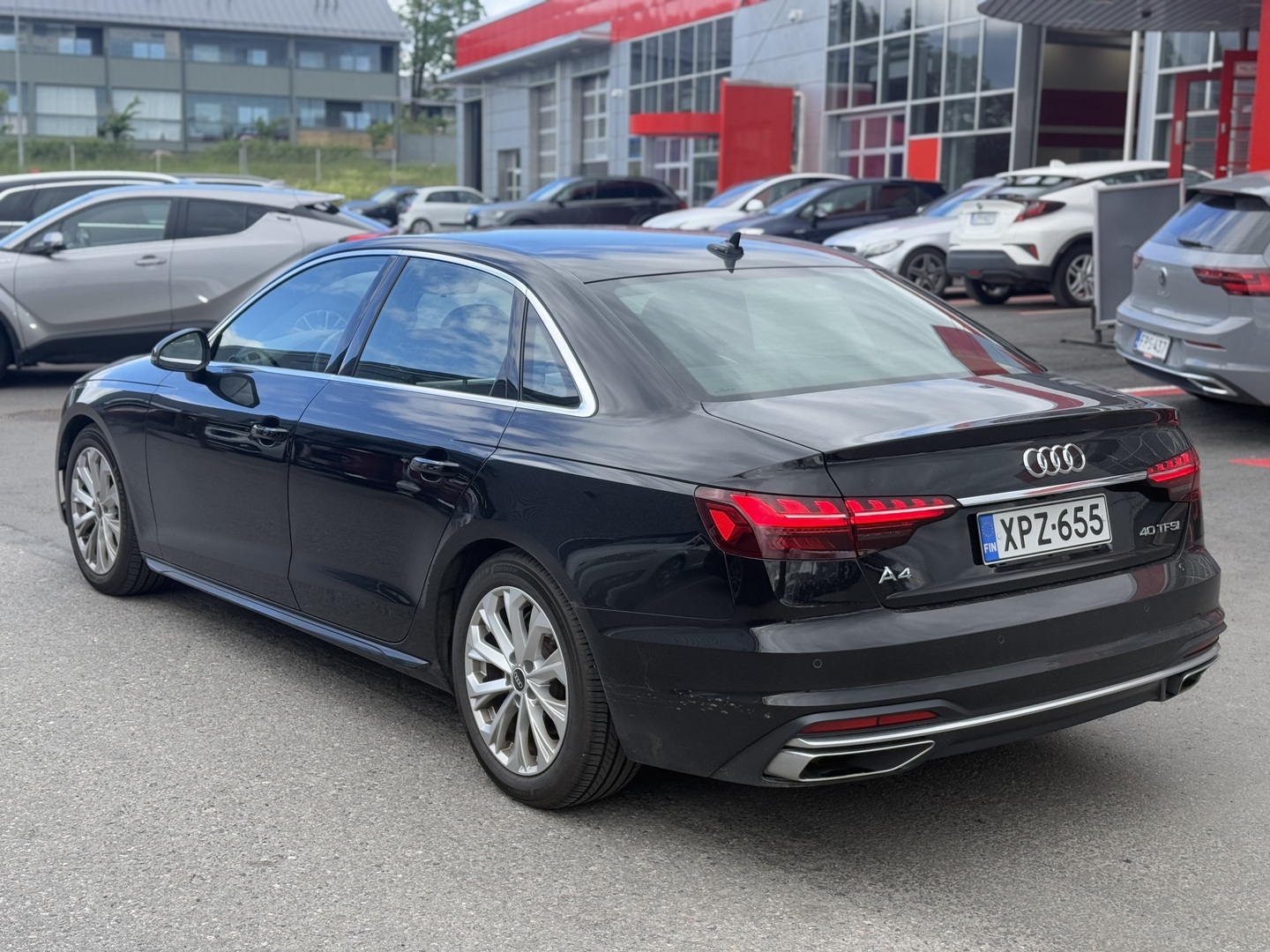 Audi - A4 - Sedan Business Advanced 40 TFSI 150 kW MHEV S tronic - Sedan
