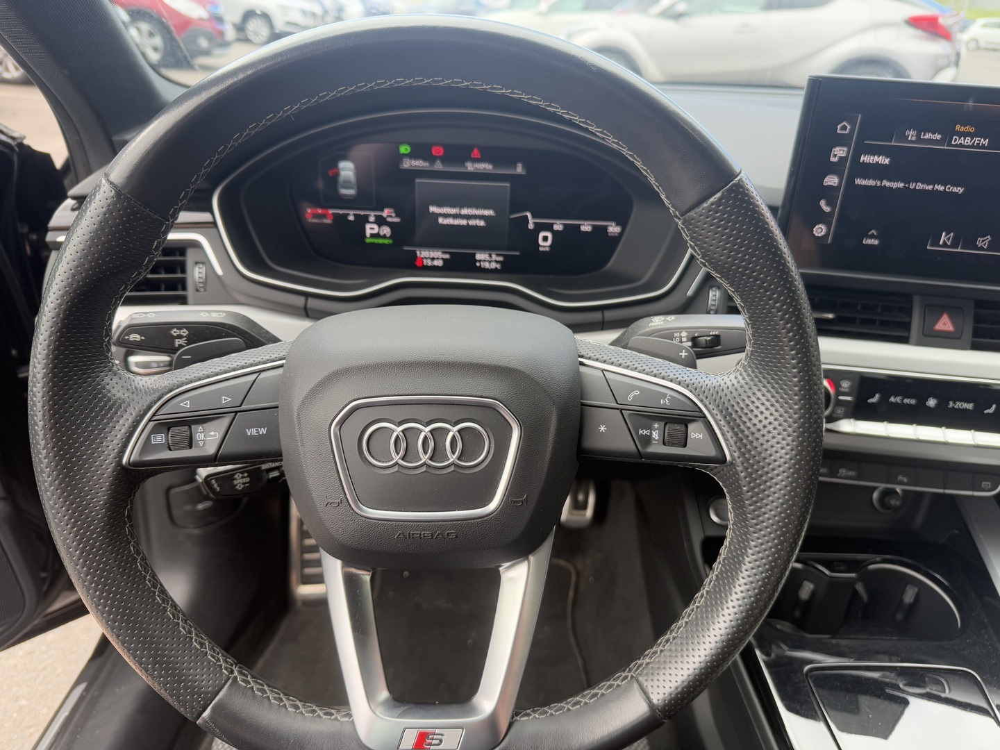 Audi - A4 - Sedan Business Advanced 40 TFSI 150 kW MHEV S tronic - Sedan